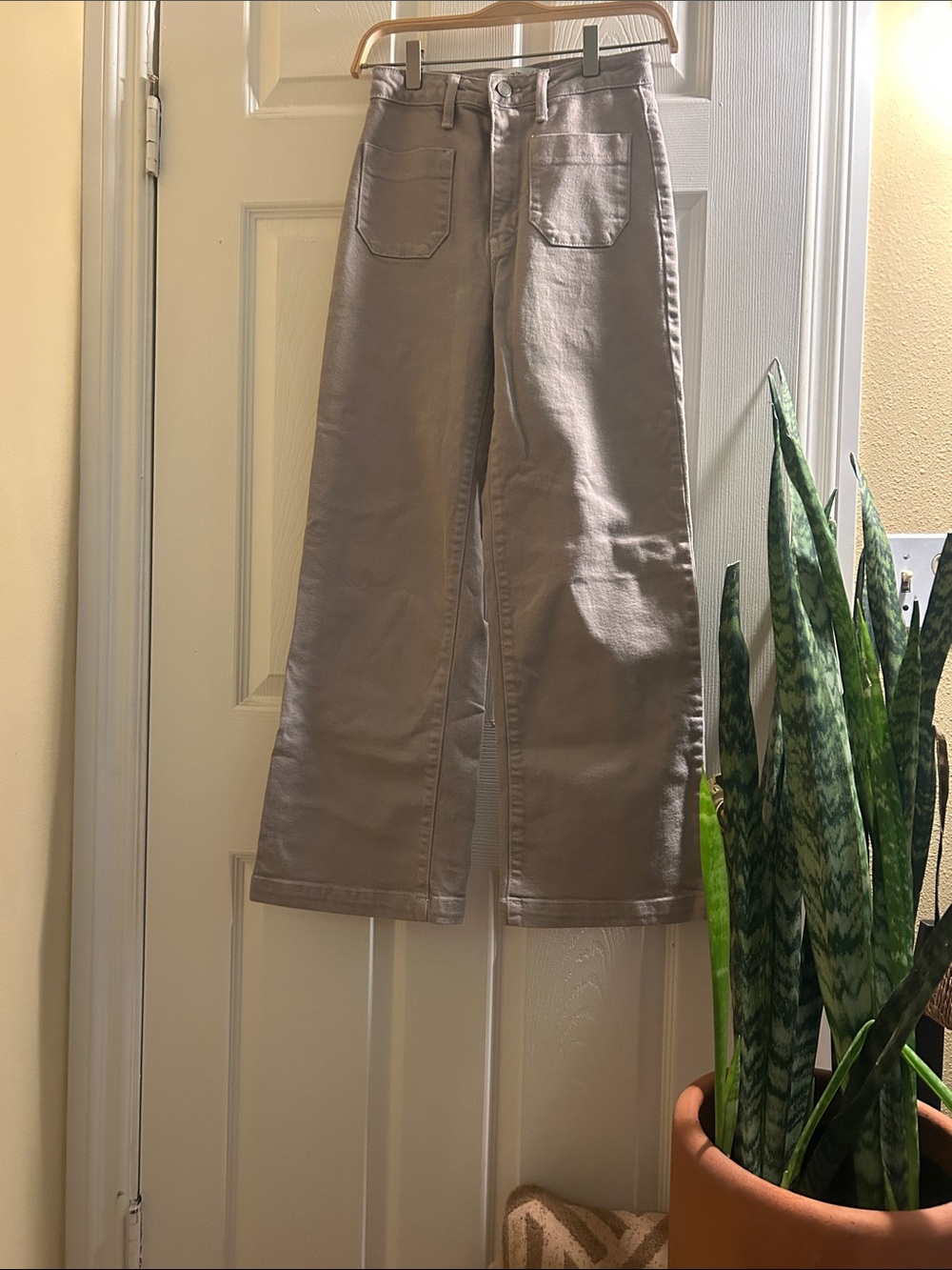 Just Black Women's Wide-Leg Jeans in Taupe